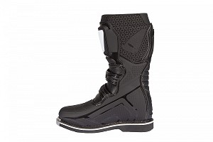 BOTA UFO TYPHOON NEGRA