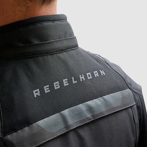 CHAQUETA REBELHORN CUBBY V NEGRA, ANTRACITA Y ROJA.